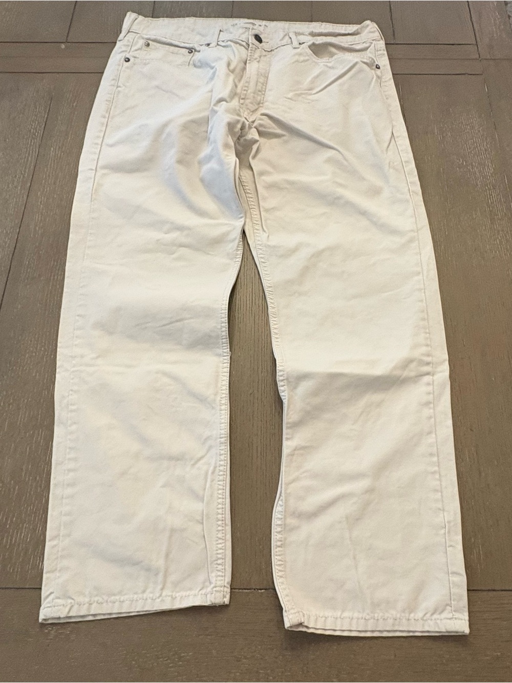Old Navy Men's Relaxed khakis